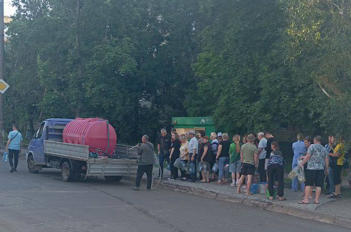 Подвоз воды в микрорайон РТС.