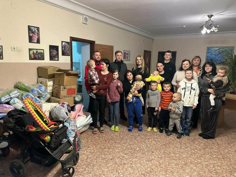 В Комплексный центр обслуживания населения, а также в Центр матери и ребенка города Бердянска доставлена гуманитарная помощь . В Комплексный центр обслуживания населения, а также в Центр матери и ребенка города Бердянска доставлена гуманитарная помощь .