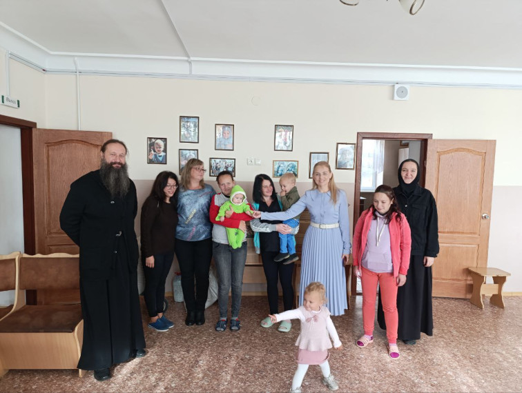 Бердянск: центр социального служения расширяет команду добровольцев. Бердянск: центр социального служения расширяет команду добровольцев.