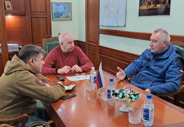 Дмитрий Рогозин ознакомился с работой подразделений "Бердянскводоканала", обеспечивающих подачу воды в город . Дмитрий Рогозин ознакомился с работой подразделений "Бердянскводоканала", обеспечивающих подачу воды в город .