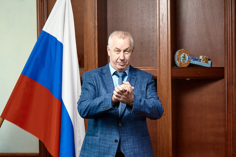 С Днем воссоединения с Россией!. С Днем воссоединения с Россией!.