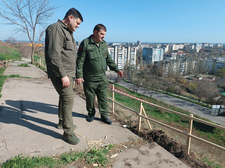 В Бердянске прошло выездное совещание по организации строительства смотровой площадки. В Бердянске прошло выездное совещание по организации строительства смотровой площадки.